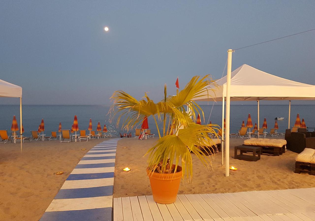 Hotel Federica Риаче Марина Екстериор снимка