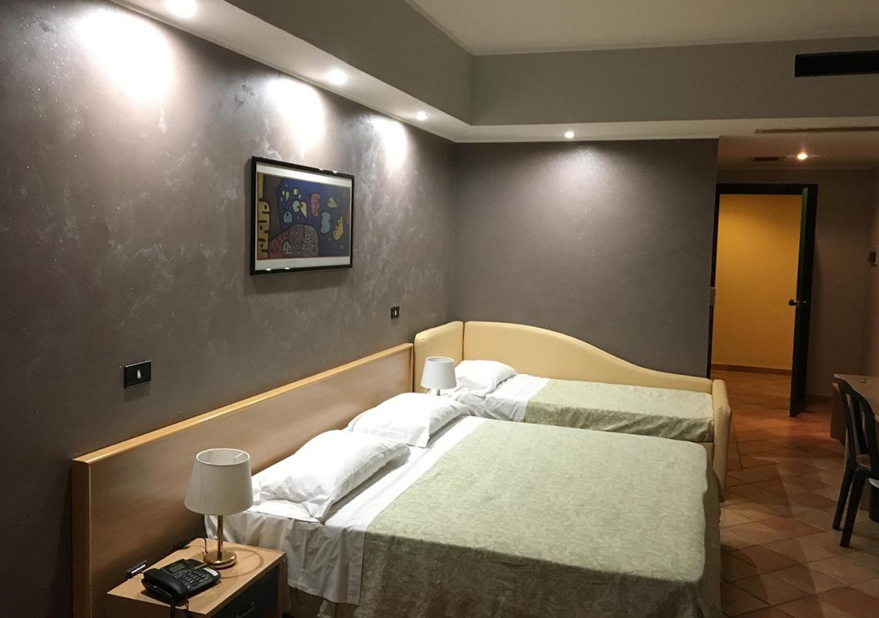 Hotel Federica Риаче Марина Екстериор снимка
