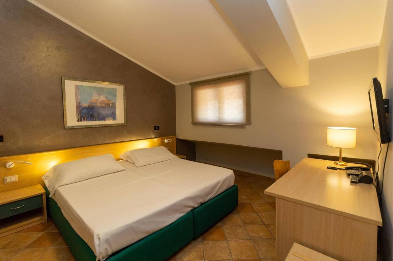 Hotel Federica Риаче Марина Екстериор снимка