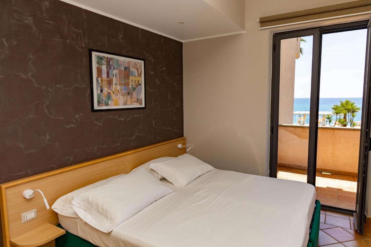 Hotel Federica Риаче Марина Екстериор снимка