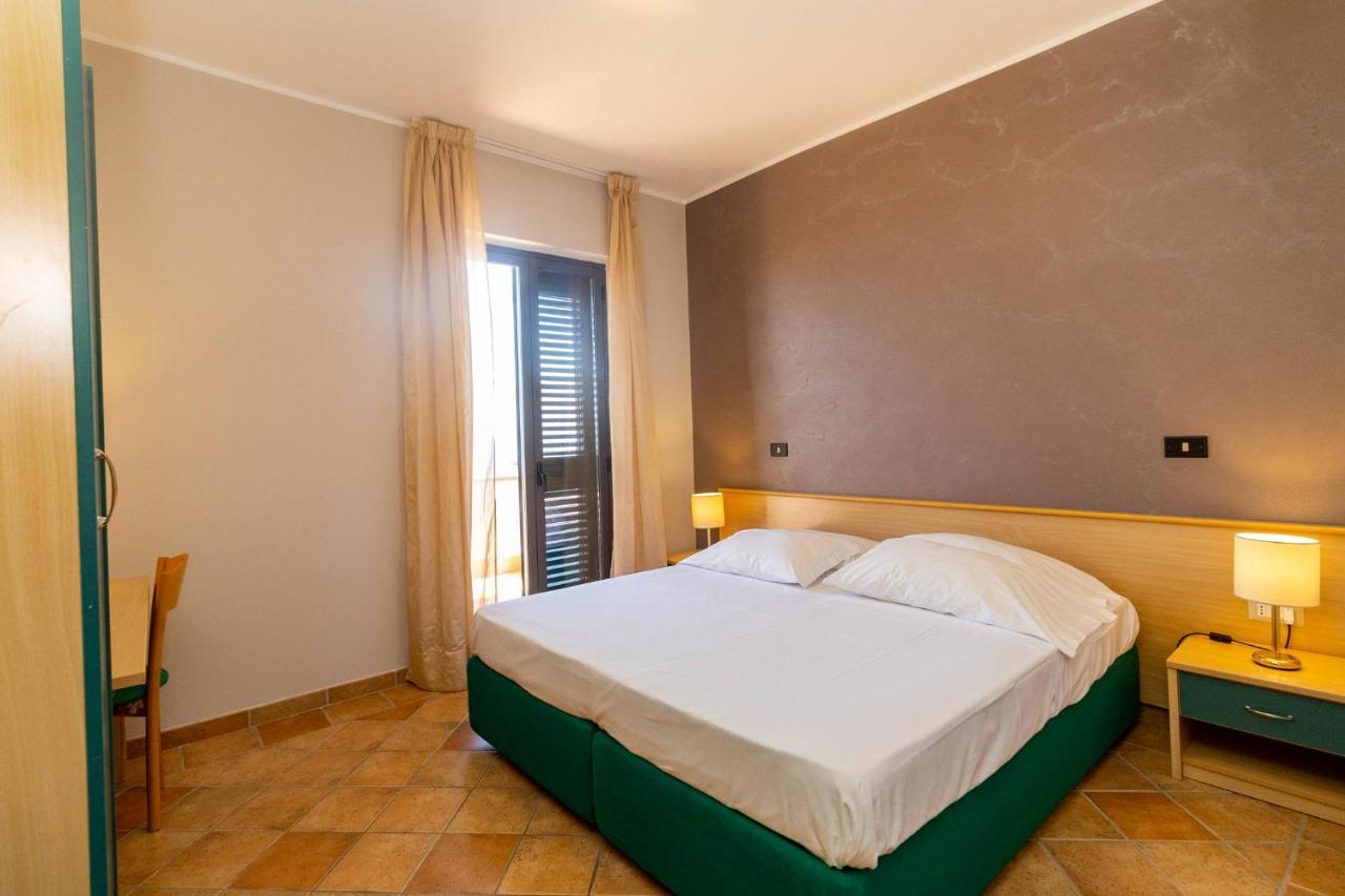 Hotel Federica Риаче Марина Екстериор снимка