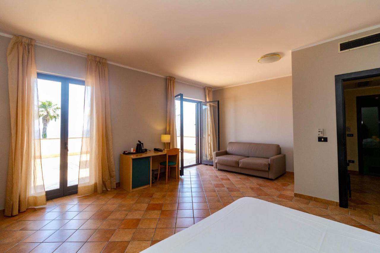 Hotel Federica Риаче Марина Екстериор снимка