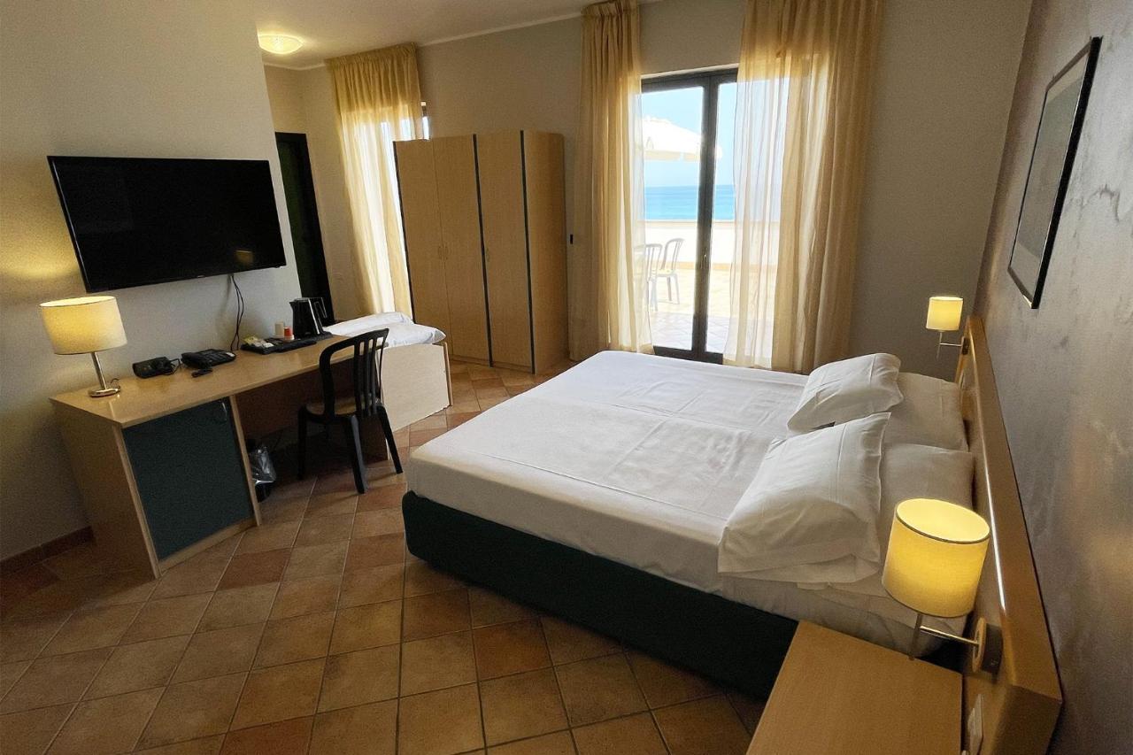 Hotel Federica Риаче Марина Екстериор снимка