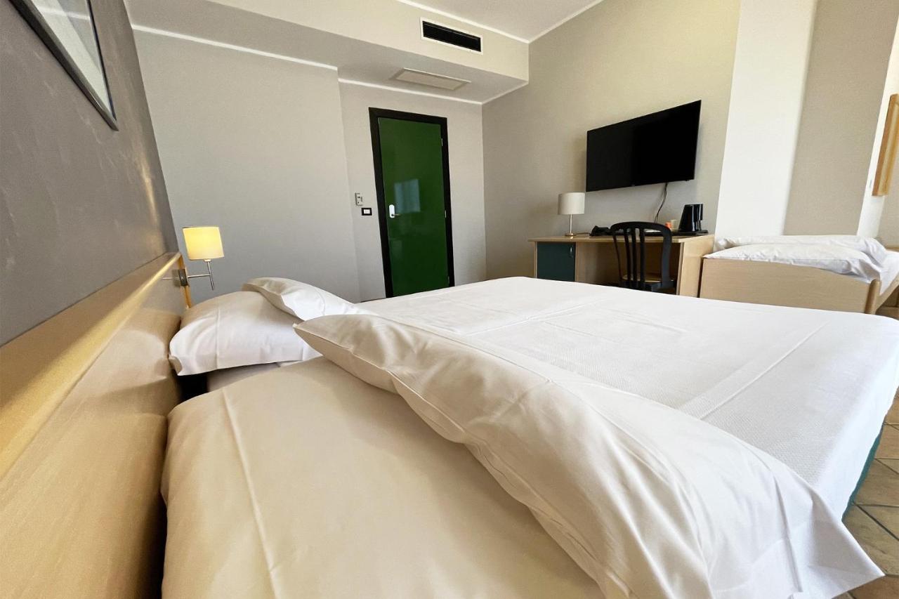 Hotel Federica Риаче Марина Екстериор снимка